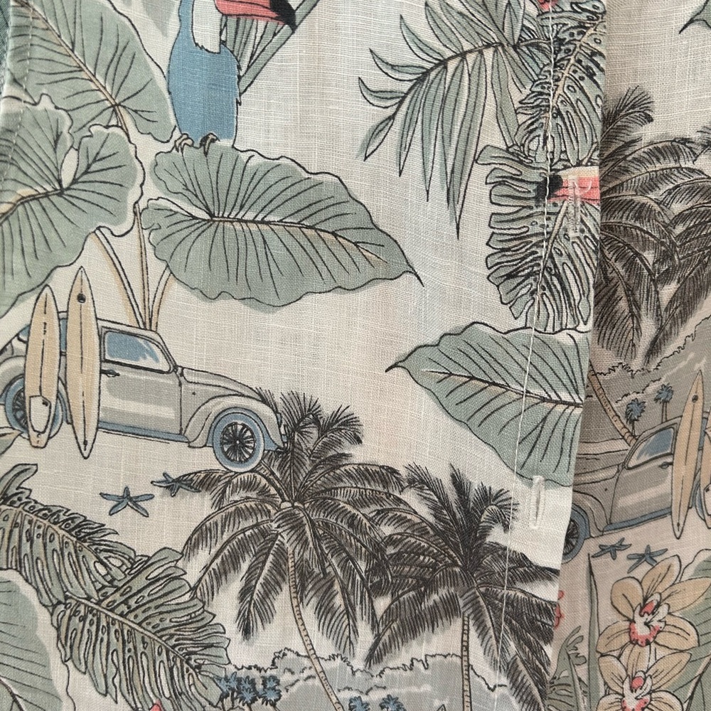 Sleeveless linen top with fun Hawaiian print